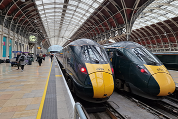 Luxury Railway Station Transfers Service in London: Book Ride Now!